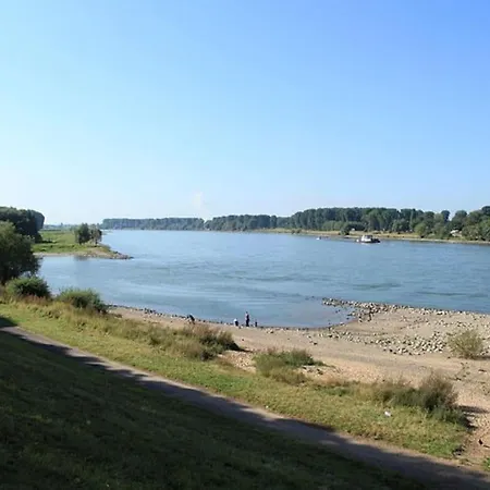 Perfektes Am Dusseldorfer Rhein